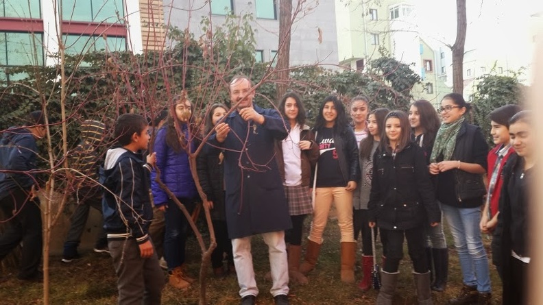dārznieka vizīte pie Turcijas skolēniem